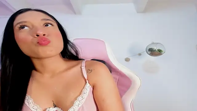 violet 77711 online show from February 24, 11:38 pm