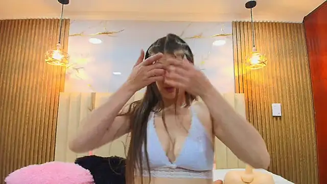 Dafne castro  online show from May 8, 7:39 pm