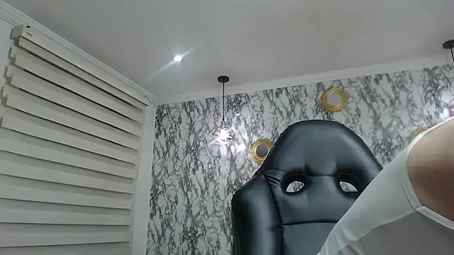 Dafne castro  online show from November 30, 10:05 am