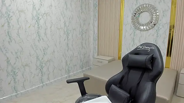 KatyBlondee online show from November 17, 3:10 am