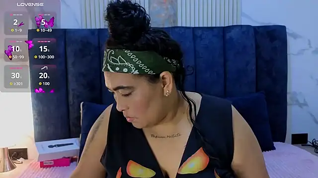 yunkeyc online show from November 2, 2:38 am