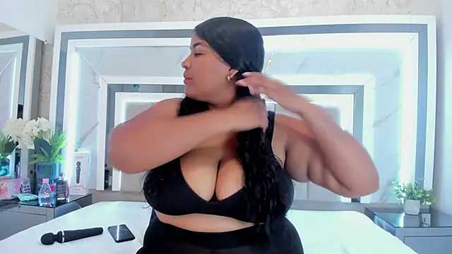 JuliethaVillalobos online show from November 6, 8:57 pm