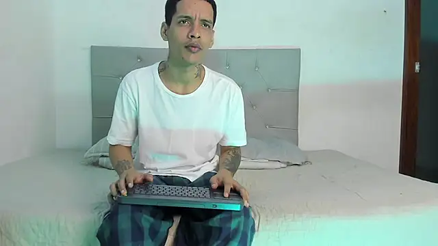 twinkDuohot online show from December 17, 2:38 am