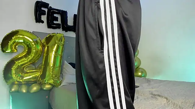 twinkDuohot online show from March 6, 1:06 pm