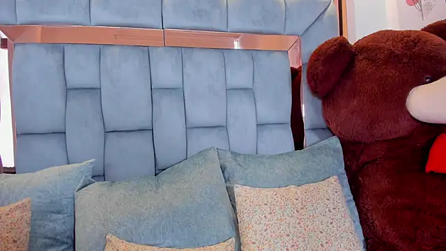 Snapshot of chloeriveraa chatting on November 18, 5:16 pm chloeriveraa online show from November 18, 5:16 pm