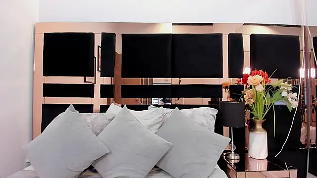 Snapshot of chloeriveraa chatting on October 28, 5:23 pm chloeriveraa online show from October 28, 5:23 pm