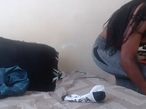 Curvyonionbutt online show from October 29, 8:57 am