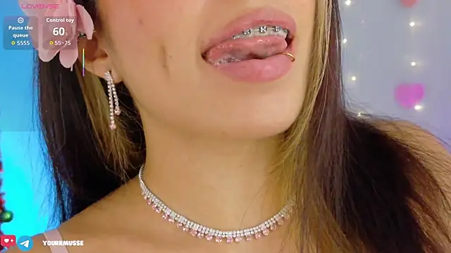 yourrmuse online show from January 14, 5:55 am