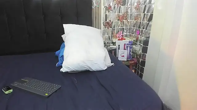 sophia arevalo online show from April 11, 7:45 am