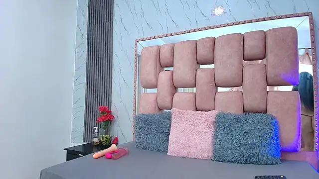 SofiaSommers online show from September 8, 8:08 pm