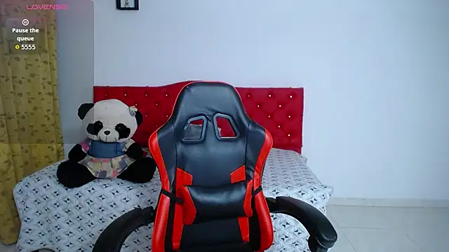 tiana breeze online show from November 3, 1:00 am