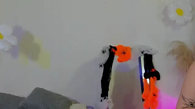 Snapshot of Naomi_Flame chatting on October 28, 8:41 pm Naomi Flame online show from October 28, 8:41 pm