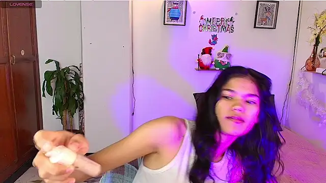 emycarver09 online show from December 5, 11:53 am