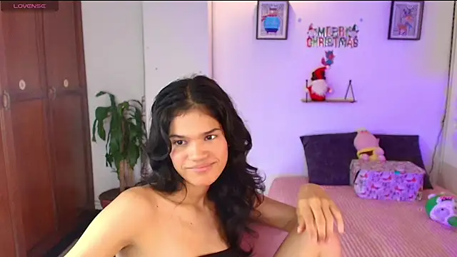 emycarver09 online show from December 2, 1:24 pm