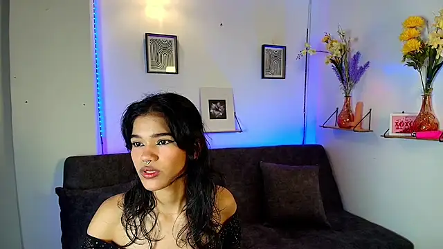 Snapshot of emycarver09 chatting on September 10, 12:26 pm emycarver09 online show from September 10, 12:26 pm