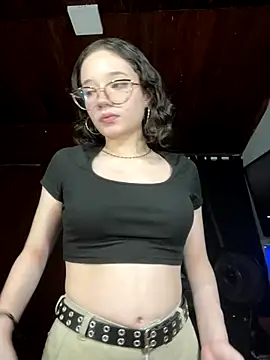 sukubo   online show from January 8, 8:31 am