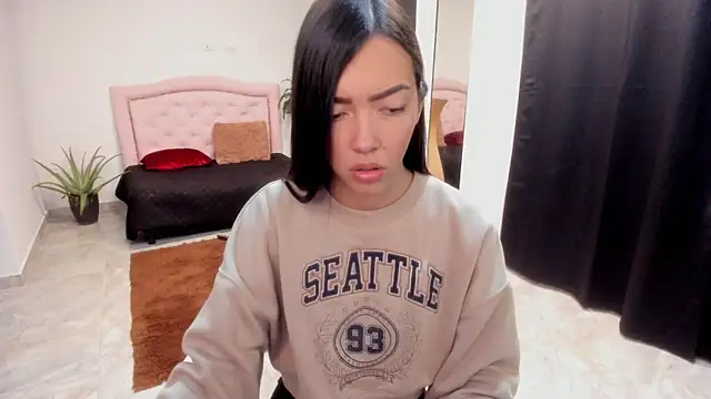 Snapshot of fox_valerie chatting on November 14, 1:37 pm fox valerie online show from November 14, 1:37 pm