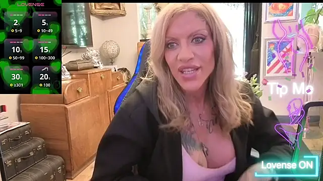 xl uk top trans online show from April 3, 12:00 pm