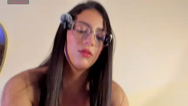 Snapshot of Vahl_- chatting on November 26, 4:12 am Vahl - online show from November 26, 4:12 am