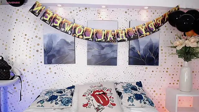 Emily Vaughan online show from October 20, 3:30 am