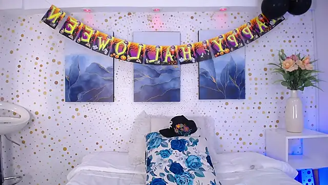 Emily Vaughan online show from November 5, 3:31 am