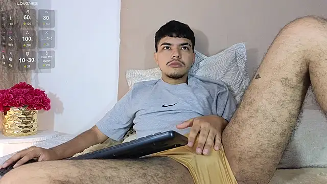 Snapshot of Snowlann chatting on November 18, 12:30 pm Snowlann online show from November 18, 12:30 pm