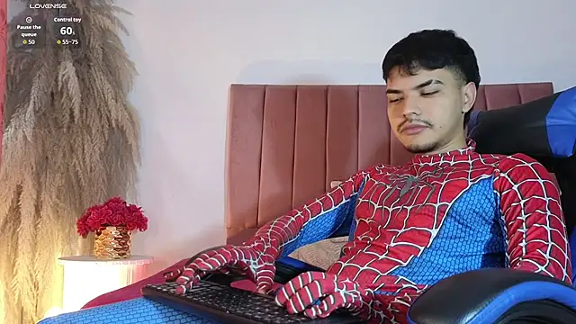 Snapshot of Snowlann chatting on October 29, 1:10 pm Snowlann online show from October 29, 1:10 pm