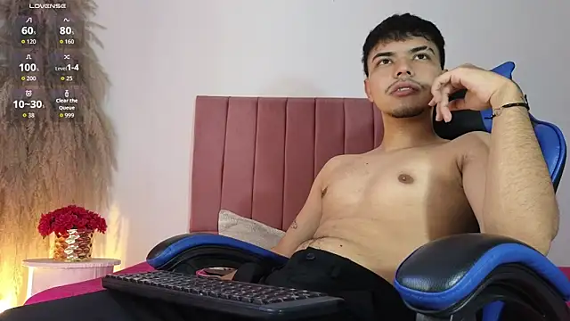 Snapshot of Snowlann chatting on October 25, 6:41 pm Snowlann online show from October 25, 6:41 pm