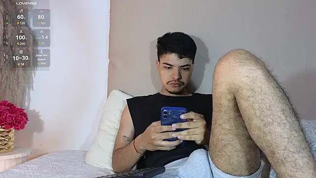 Snapshot of Snowlann chatting on November 3, 12:31 pm Snowlann online show from November 3, 12:31 pm