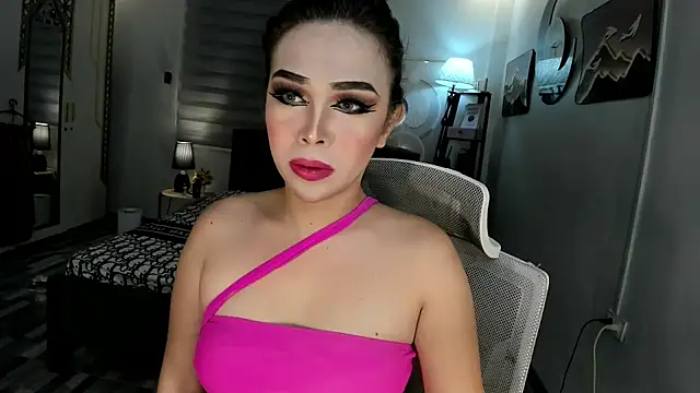 Snapshot of Lavinia_NastyGoddess chatting on October 19, 3:04 pm Lavinia NastyGoddess online show from October 19, 3:04 pm