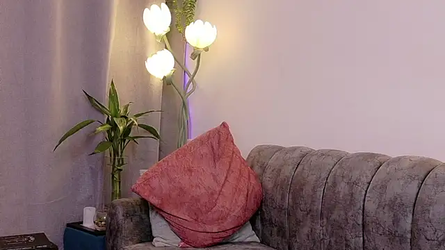 samiradoll online show from July 18, 3:37 am