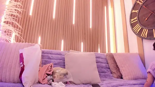 ArianaSantana online show from December 14, 12:55 pm