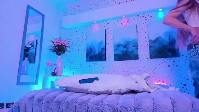 ArianaSantana online show from September 26, 1:40 pm