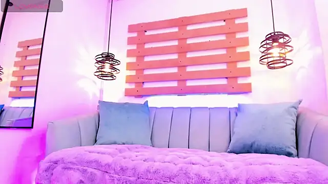 ArianaSantana online show from September 27, 1:50 pm