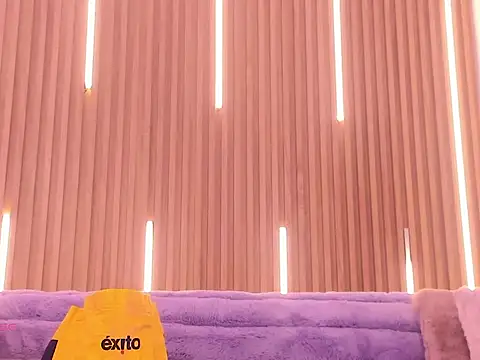 ArianaSantana online show from December 4, 1:21 pm