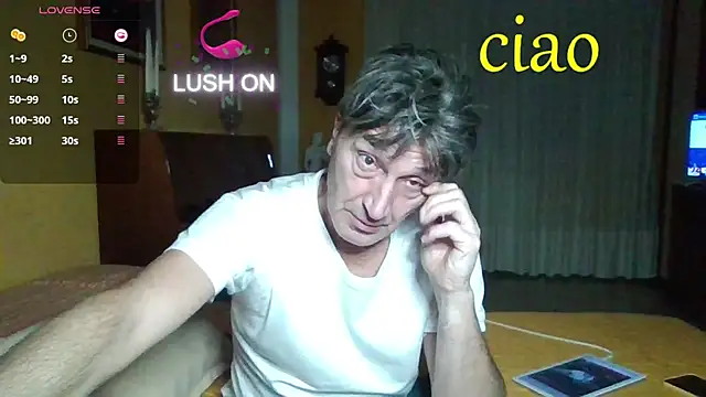 Snapshot of lattediyak chatting on November 14, 12:03 am lattediyak online show from November 14, 12:03 am