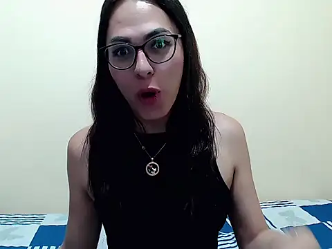 Snapshot of missblu chatting on December 1, 2:40 pm missblu online show from December 1, 2:40 pm