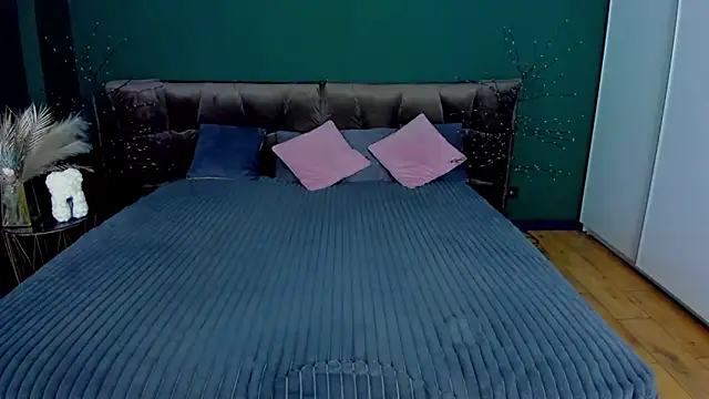 MilaAddams online show from November 9, 7:01 am