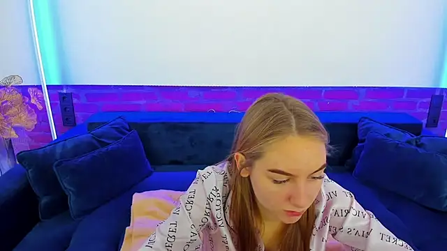MilaAddams online show from November 18, 6:50 am