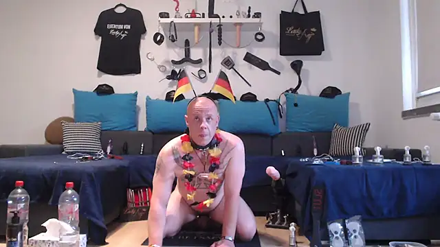 Snapshot of Sklave-Sille chatting on June 15, 5:01 pm Sklave-Sille online show from June 15, 5:01 pm