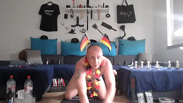 Snapshot of Sklave-Sille chatting on June 22, 5:10 pm Sklave-Sille online show from June 22, 5:10 pm