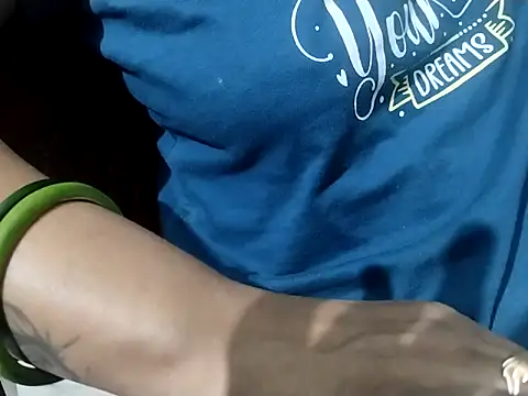 Snapshot of NehaQn chatting on October 21, 1:54 pm NehaQn online show from October 21, 1:54 pm