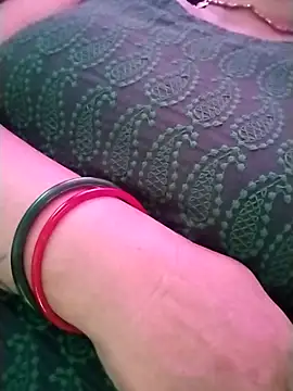 Snapshot of NehaQn chatting on September 17, 9:00 am NehaQn online show from September 17, 9:00 am