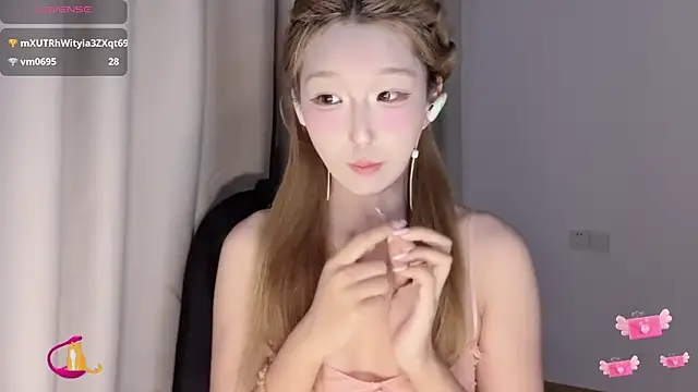 Winnie666- online show from September 18, 3:37 pm