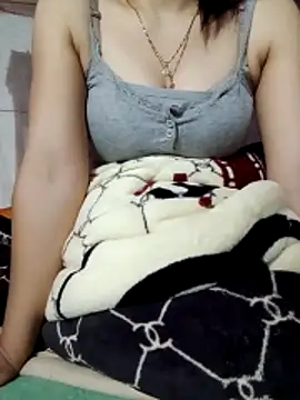 Snapshot of LucyyLy chatting on November 24, 12:27 pm LucyyLy online show from November 24, 12:27 pm