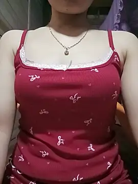 LucyyLy online show from July 31, 12:37 pm