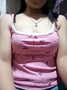 LucyyLy online show from March 4, 1:19 pm