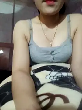 Snapshot of LucyyLy chatting on November 25, 12:44 am LucyyLy online show from November 25, 12:44 am