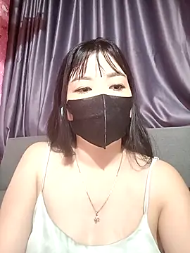 Snapshot of ChunkyLy chatting on October 19, 2:31 pm ChunkyLy online show from October 19, 2:31 pm