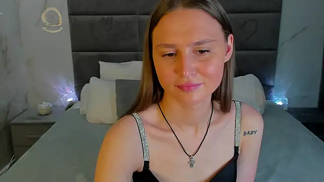 Snapshot of sasha__meow chatting on November 17, 7:34 am sasha meow online show from November 17, 7:34 am